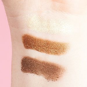 3/$25💙NEW Metallic Eyeshadow Trio